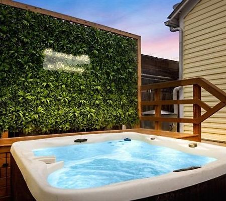 Downtown Historic 2Bdrm, Walk To Riverwalk, Alamo; Beautifully Renovated! San Antonio Kültér fotó