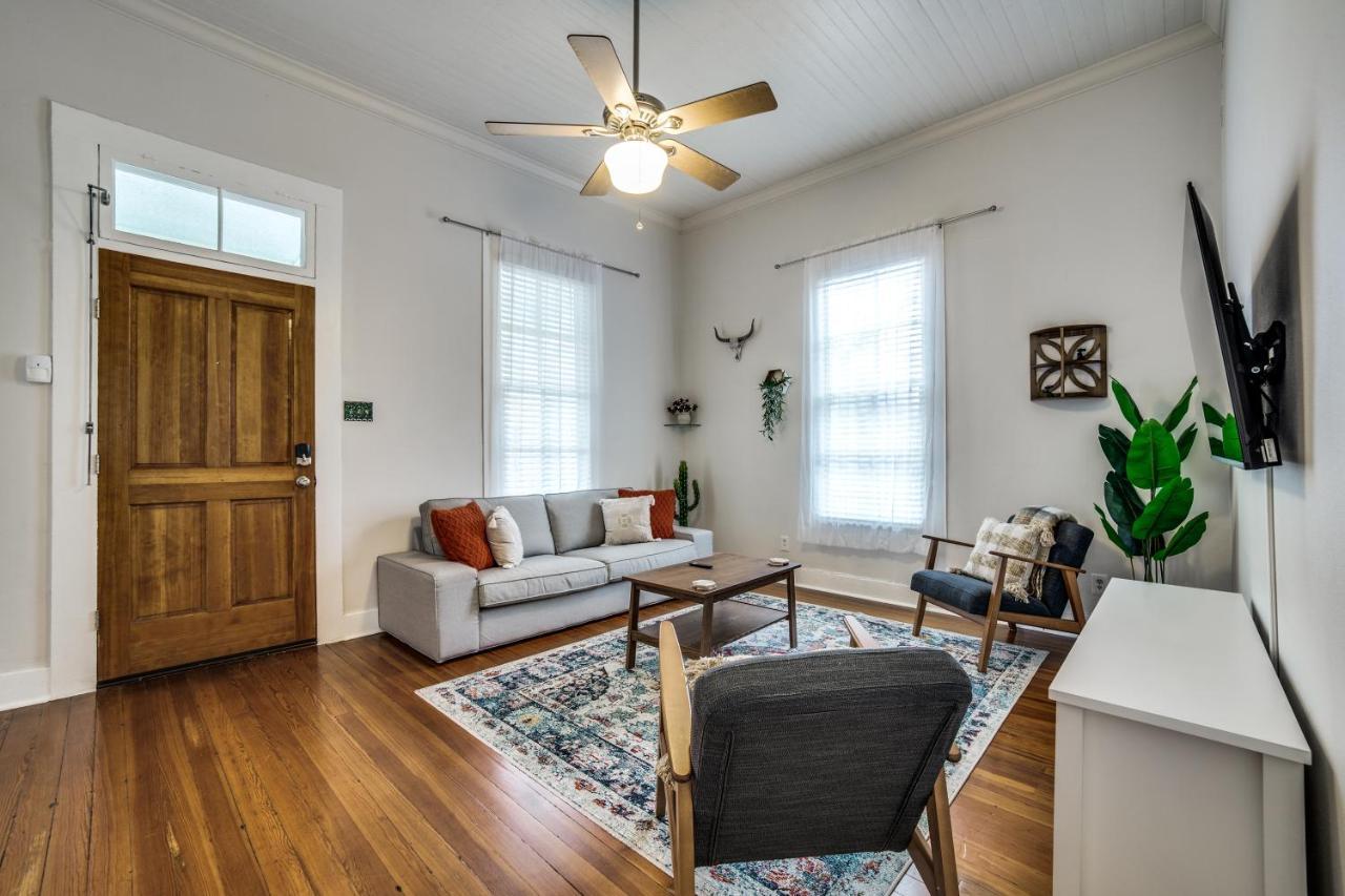 Downtown Historic 2Bdrm, Walk To Riverwalk, Alamo; Beautifully Renovated! San Antonio Kültér fotó