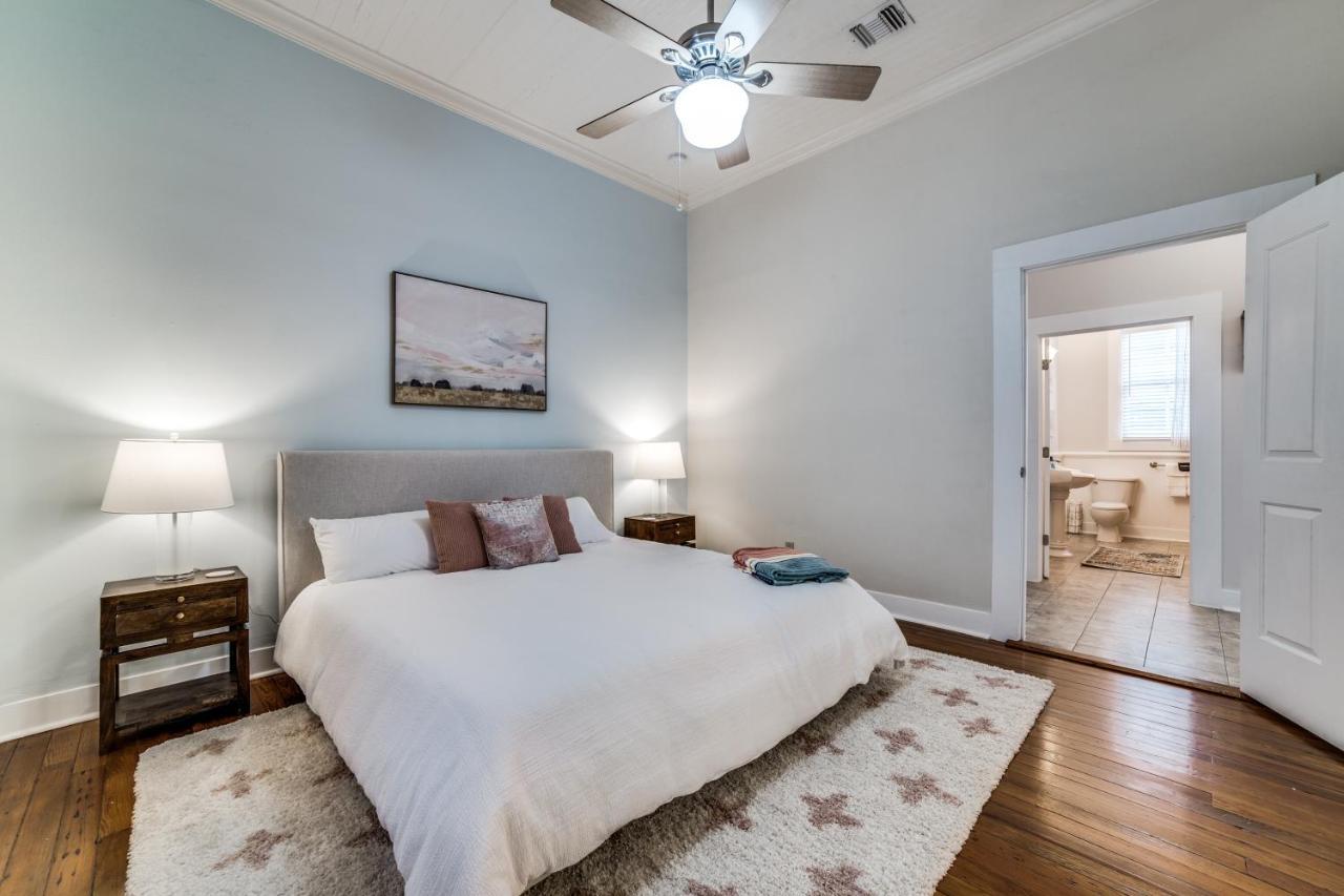 Downtown Historic 2Bdrm, Walk To Riverwalk, Alamo; Beautifully Renovated! San Antonio Kültér fotó