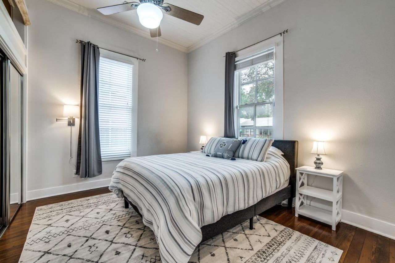 Downtown Historic 2Bdrm, Walk To Riverwalk, Alamo; Beautifully Renovated! San Antonio Kültér fotó