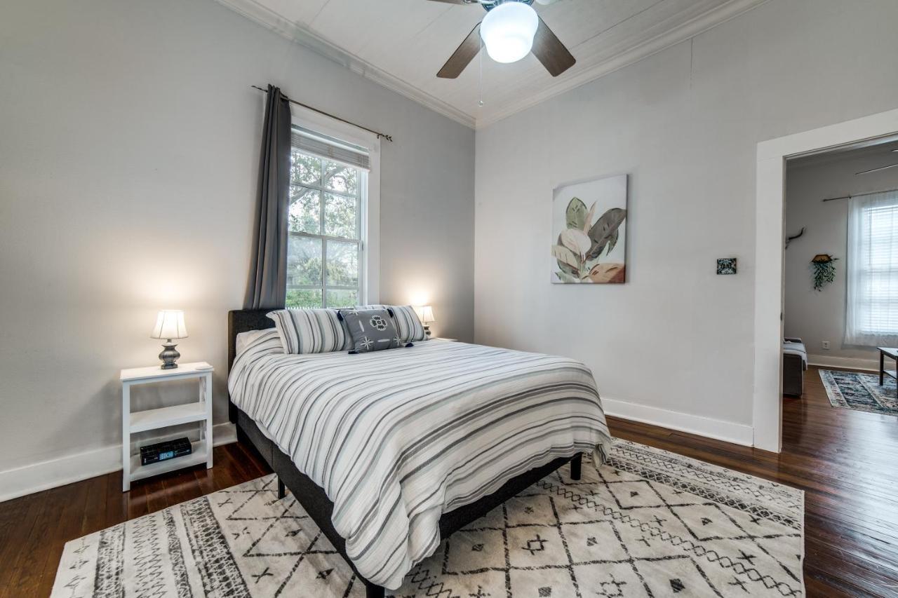 Downtown Historic 2Bdrm, Walk To Riverwalk, Alamo; Beautifully Renovated! San Antonio Kültér fotó