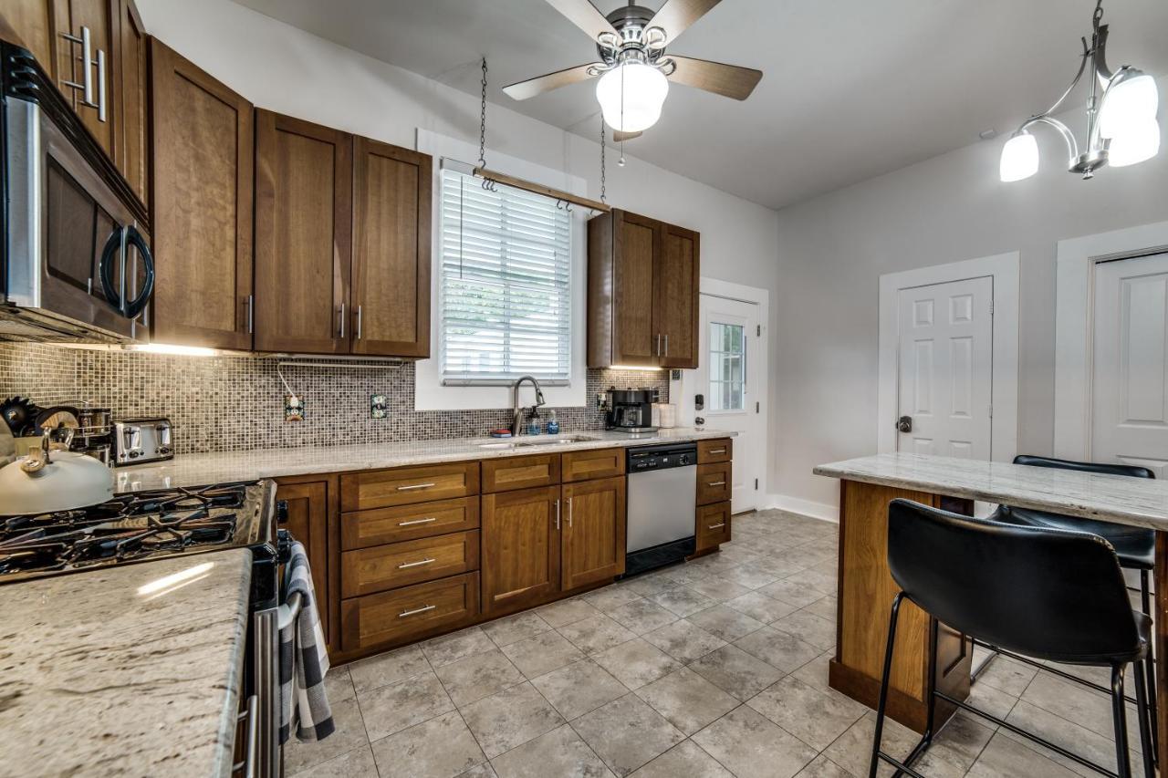 Downtown Historic 2Bdrm, Walk To Riverwalk, Alamo; Beautifully Renovated! San Antonio Kültér fotó