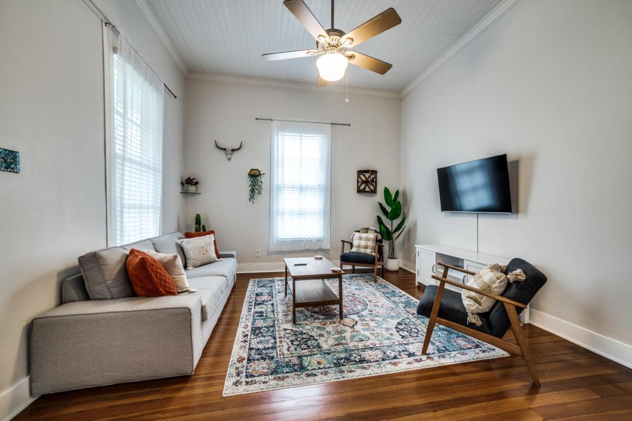 Downtown Historic 2Bdrm, Walk To Riverwalk, Alamo; Beautifully Renovated! San Antonio Kültér fotó